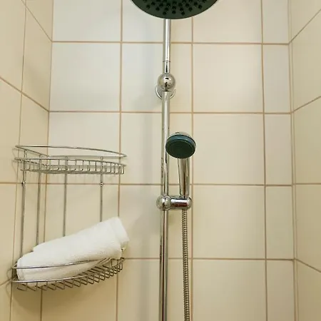 Chmielna Apartment: Central Warsaw with Smart TV and Wi-Fi Exterior photo