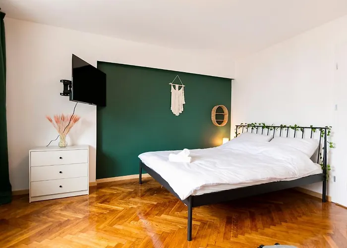 Chmielna - 250M Od Zlotych Tarasow, 350M Od Dworca Centralnego - Wifi - Smart Tv 55 Cali - Better Rental