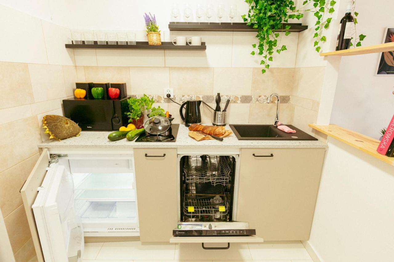 Apartmán Chmielna - 250m Od Zlotych Tarasow, 350m Od Dworca Centralnego - Wifi - Smart Tv 55 Cali - Better *