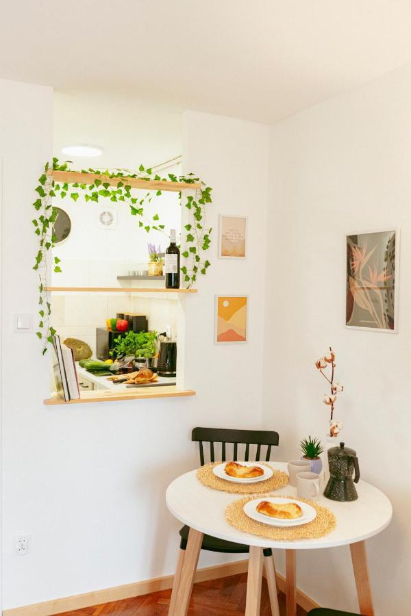 Chmielna - 250m Od Zlotych Tarasow, 350m Od Dworca Centralnego - Wifi - Smart Tv 55 Cali - Better Apartmán